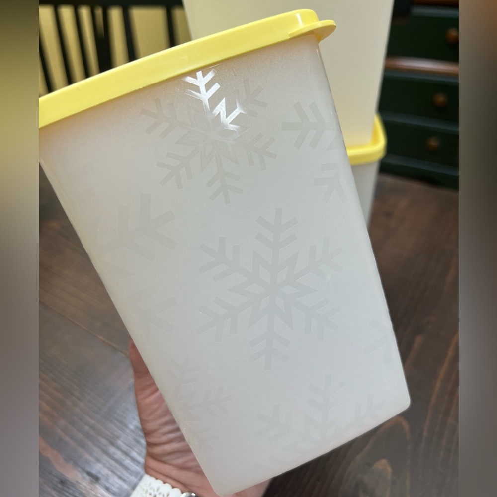 Tupperware Snowflake Canisters with Yellow Lids (Set of 3)
